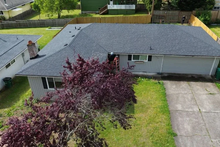 asphalt roofing service